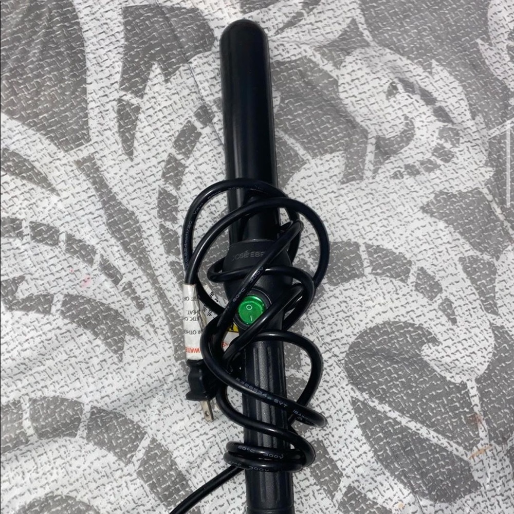 1 1/2 inch barrel curling wand